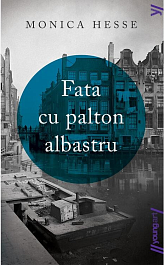 картинка Fata cu palton albastru magazinul BookStore in Chisinau, Moldova